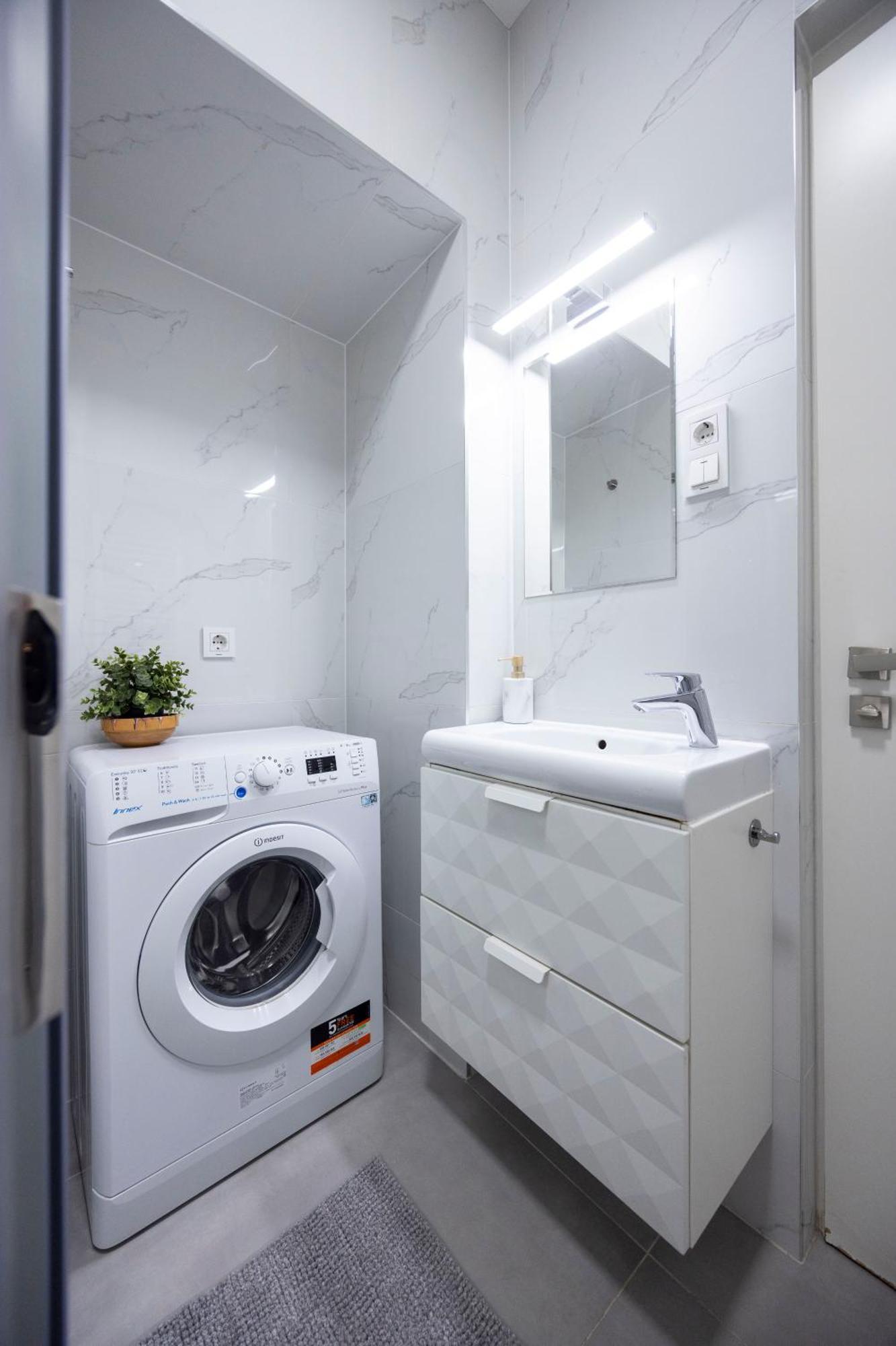 Spacious Cozy Home With 4Bedroom In The Heart Of Bp Budapeszt Zewnętrze zdjęcie