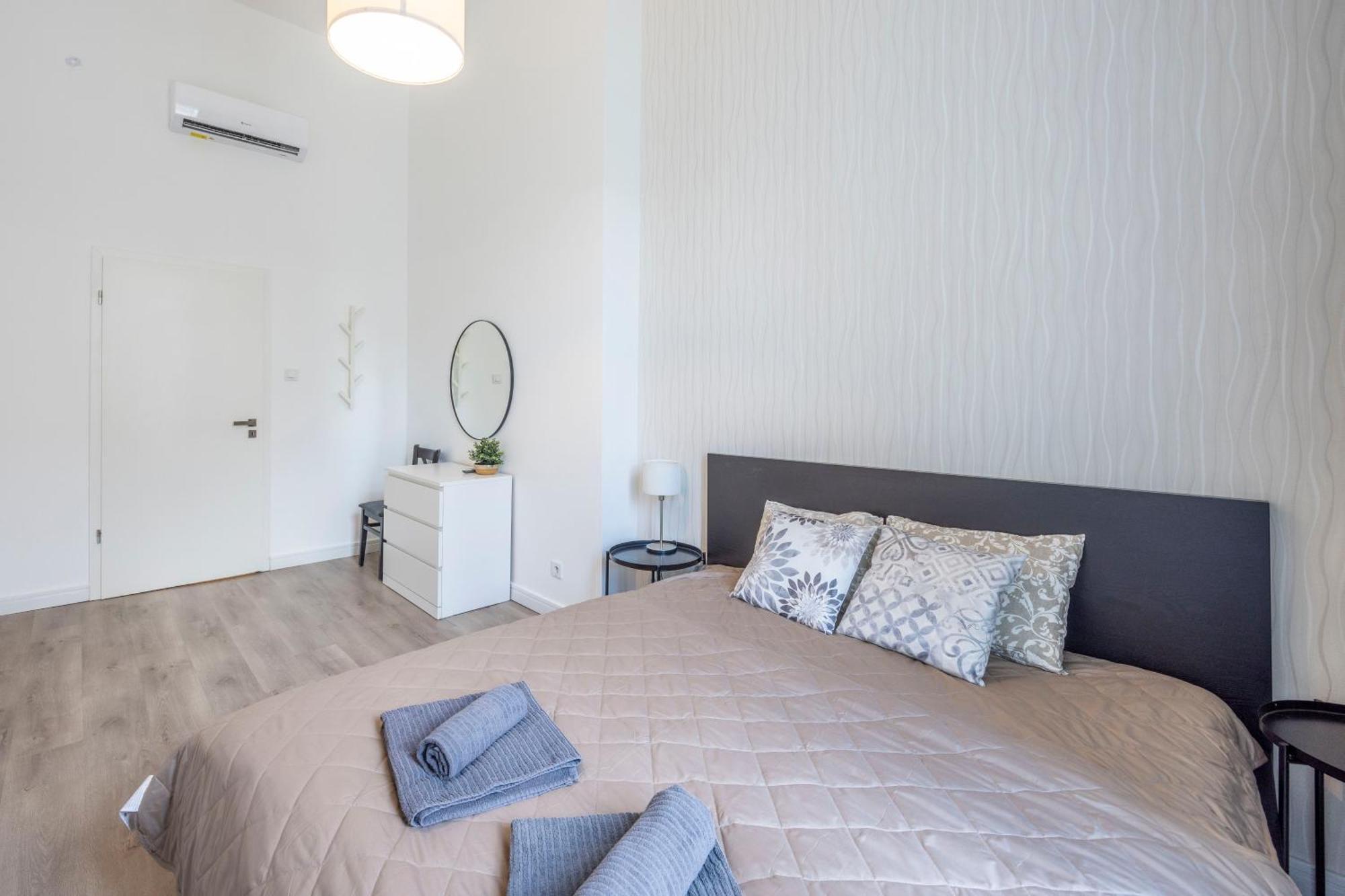 Spacious Cozy Home With 4Bedroom In The Heart Of Bp Budapeszt Zewnętrze zdjęcie