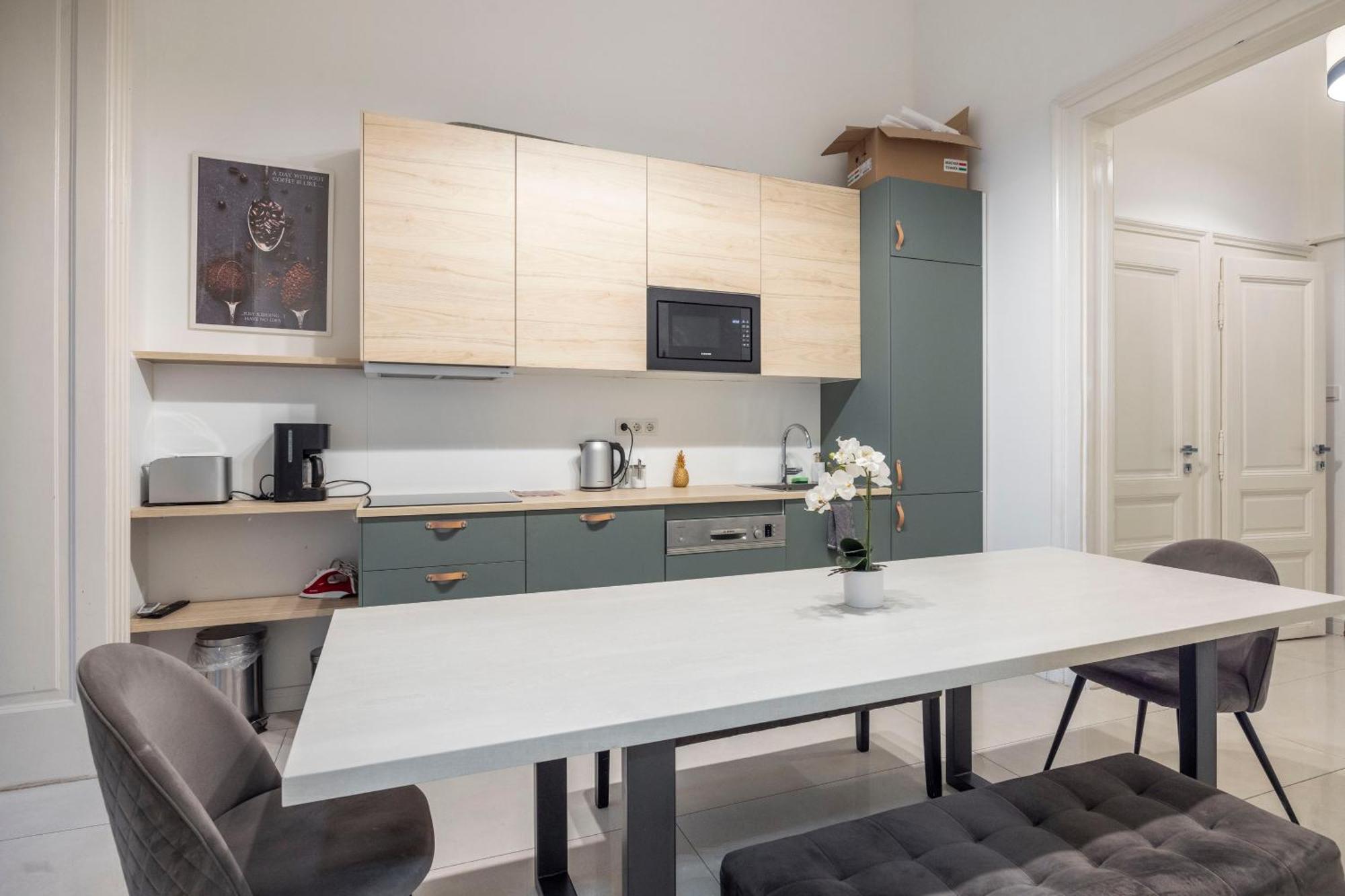 Spacious Cozy Home With 4Bedroom In The Heart Of Bp Budapeszt Zewnętrze zdjęcie